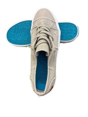 Blowfish NWOT Neutral Canvas Slip-On Sneaker with Frayed Edges Size 9.5